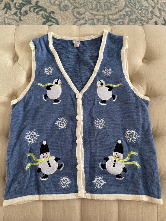 Holiday Editions Other - Holiday Editions Blue Snowman V‑Neck Knit Vest with Cream Trim